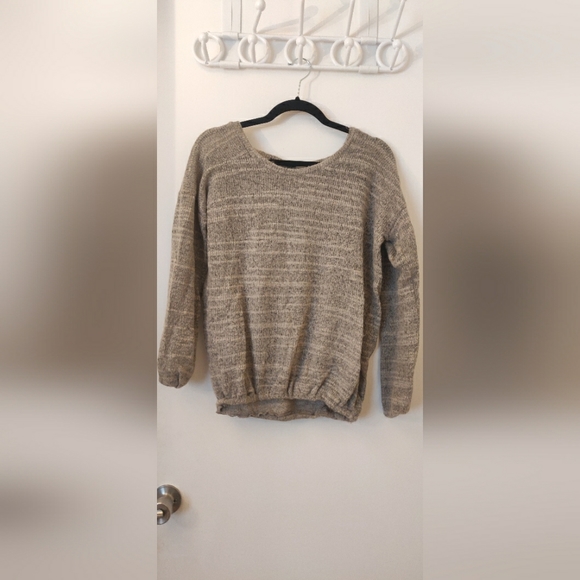 Knitted winter sweater top - Picture 1 of 2